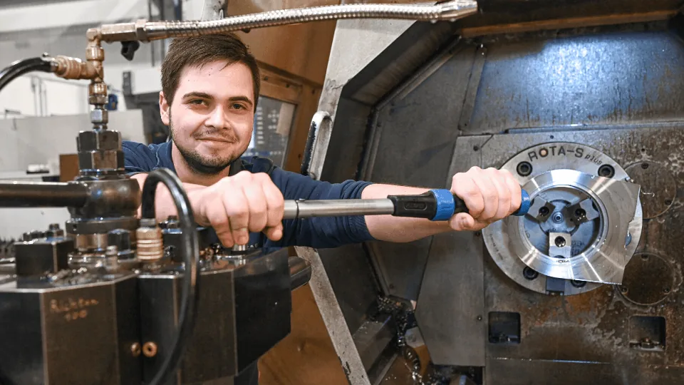 Eckart GmbH – 3 Zerspanungsmechaniker eingestellt